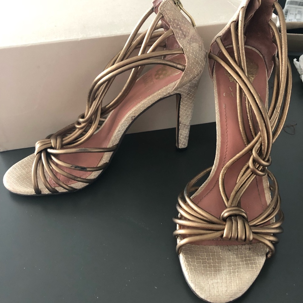 Gorgeous Vince Camuto party shoes golden bronze